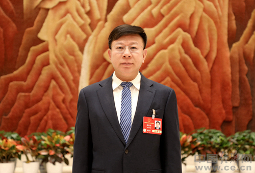 全国人大代表吴相君：加快推进中医药数字化和智能化